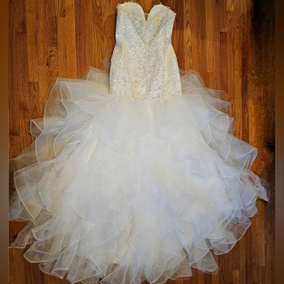 NWOT strapless mermaid bridal gown - Picture 5 of 10